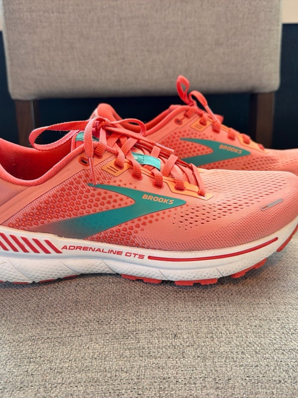 Brooks Women's Running Shoes - Coral with Teal Accents